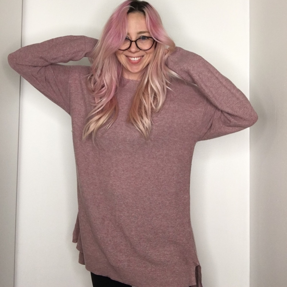 ELLE SWEATER WITH PRETTY BACK DETAIL SIZE MEDIUM